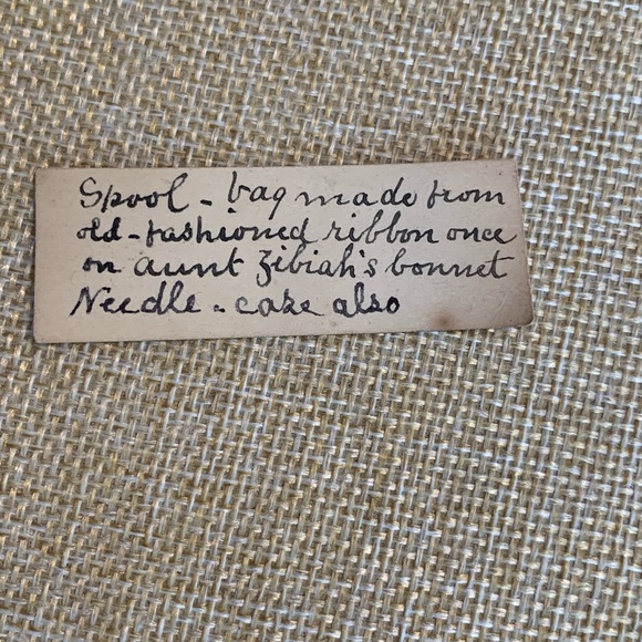 Antique spool and needle case. Turn of the century piece with sweet writing. - Picture 4 of 10
